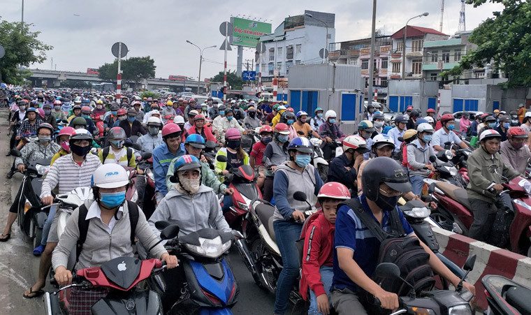 Đáng nói là vụ việc 2 tài xế dừng xe giữa cầu để tranh cãi chỉ cách trụ sở Đội CSGT Hàng Xanh (đơn vị tuần tra, kiểm soát giao thông tuyến đường nói trên) chỉ vài trăm mét.