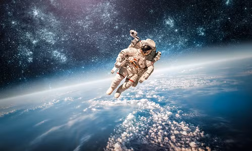 Tình trạng tương tự đã xảy ra trước đó với tàu Apollo 10 khi ba phi hành gia trên đó cũng phát hiện âm thanh kỳ bí khi bay phía sau Mặt Trăng.