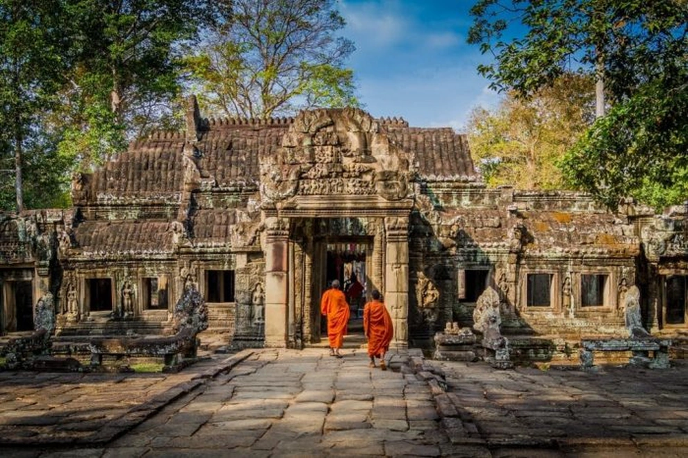 6. Tự hào dân tộc: Hình ảnh của Angkor Wat đã xuất hiện trên lá cờ của Campuchia từ năm 1950, người dân Campuchia rất tự hào về di tích này.