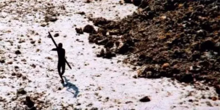 Mặc dù thế giới ngày nay phát triển với tốc độ nhanh chóng, nhưng đảo Bắc Sentinel vẫn là một hòn ngọc giữa biển cả đậm chất nguyên thủy và bí ẩn.