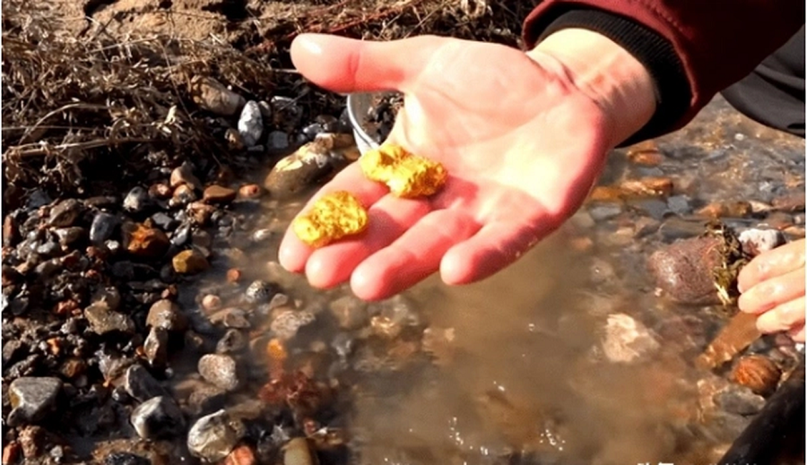 Câu chuyện cũng cảnh báo về tầm quan trọng của việc bảo vệ di tích văn hóa và truyền thống lịch sử.