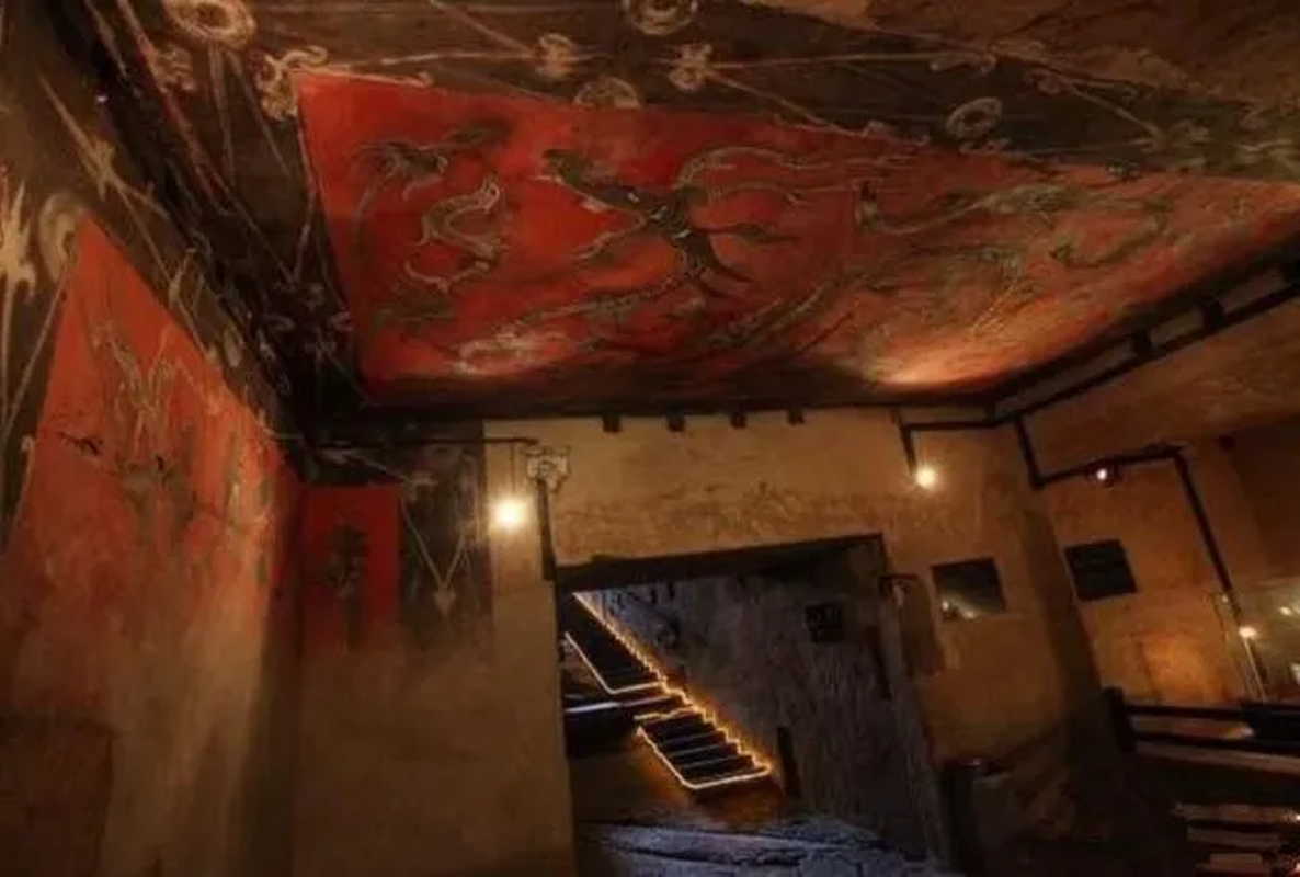 Từ tất cả các tài liệu và thông tin, cuối cùng danh tính chủ nhân của ngôi mộ cũng được xác định. Đó là nơi an táng Lưu Mãn, còn được biết đến là Lương Cung Vương, một vị vua của triều đại Tây Hán.