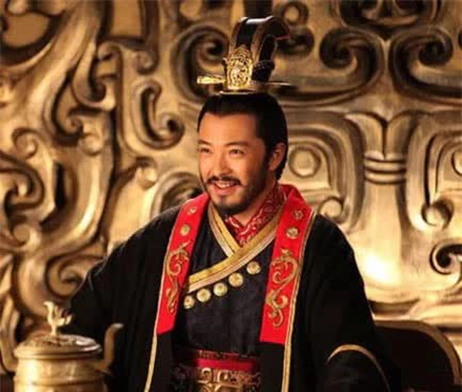 Trong lịch sử Trung Quốc, hoàng đế Tùy Dạng Đế gây tranh cãi về việc đánh giá đối với công lao và nhân phẩm của ông.