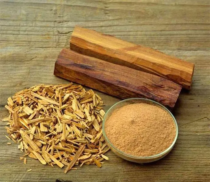 Từ những giá trị này khiến cây đàn hương trở nên quý như vàng. Đàn hương cũng thường xuất hiện trong nghi lễ tôn giáo và trở thành biểu tượng quê hương ở Ấn Độ.