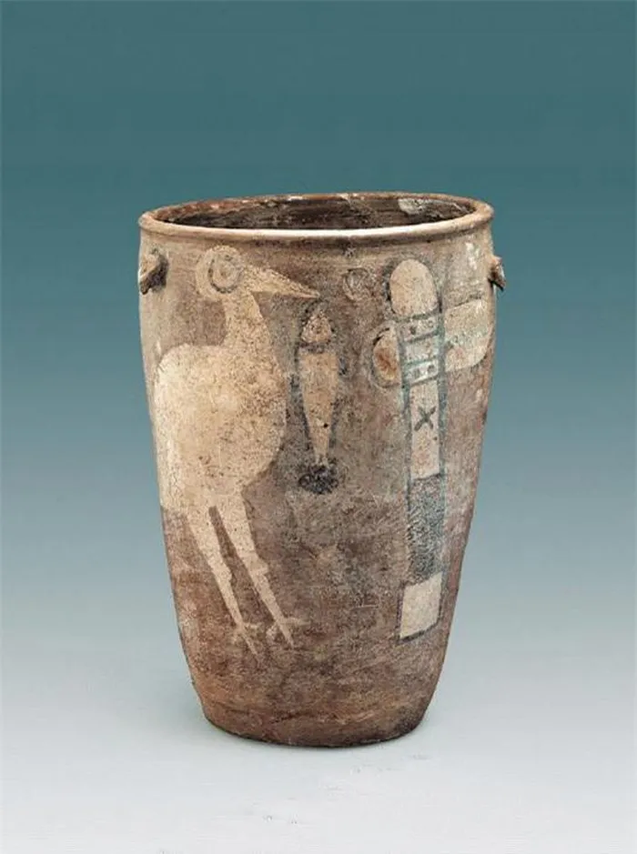 Lần theo thông tin lời đồn, ông An tới địa điểm này, sử dụng xẻng để đào một hố sâu 5m và phát hiện ra một kho bảo vật quốc gia có giá trị hàng trăm tỷ đồng.