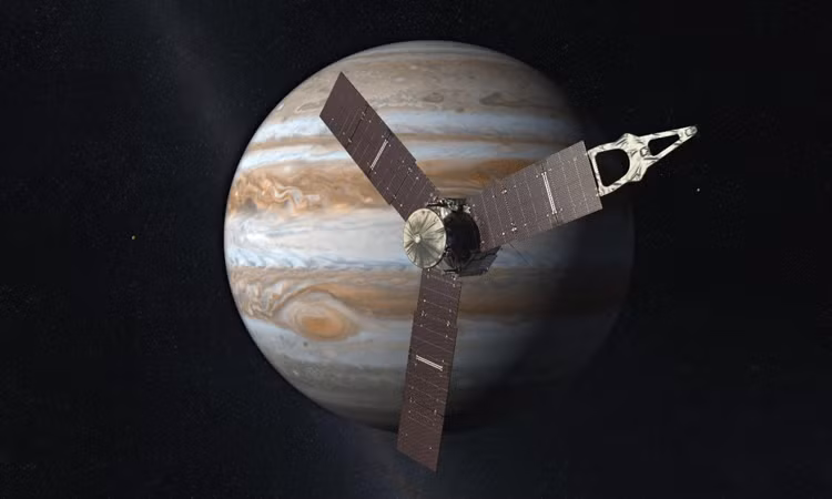 Ganymede là mặt trăng lớn nhất trong hệ Mặt Trời, lớn hơn cả Sao Thủy, và nó được NASA quan tâm sau khi phát hiện hợp chất hữu cơ và muối trên bề mặt của nó.