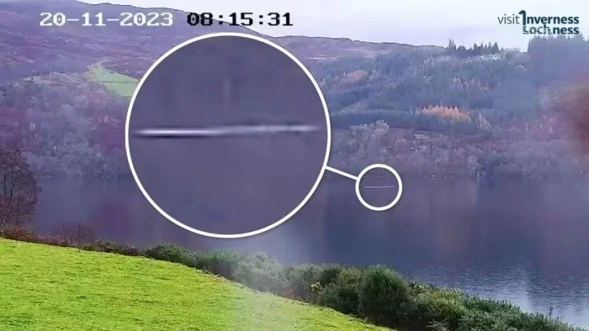 Eoin O'Faodhagain, thợ săn Nessie, quay được đoạn video từ webcam khi đang theo dõi hồ Loch Ness từ nhà mình ở Ireland. Ông đã bất ngờ trước tốc độ và cách di chuyển độc đáo của sinh vật không xác định.