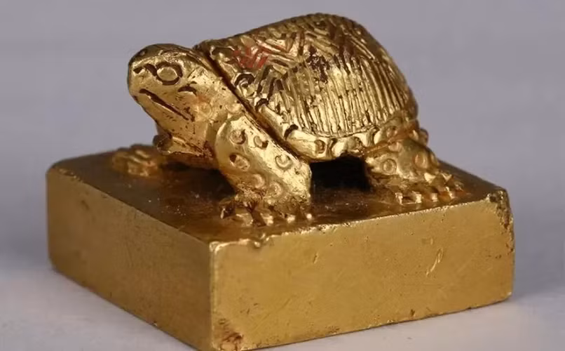 Trên thị trường đồ cổ, chiếc ấn này có giá khoảng 200 triệu tệ (khoảng 715 tỷ đồng).