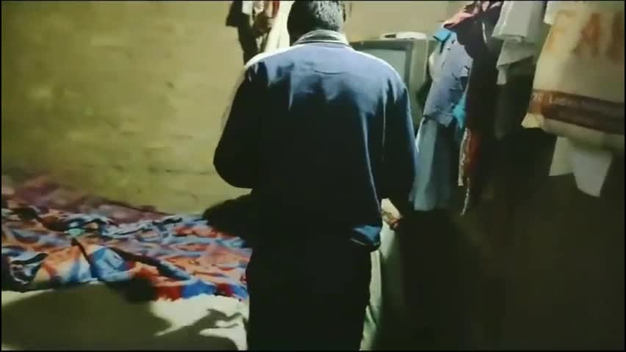 Trong một trường hợp tương tự, một gia đình ở Fatehabad, Haryana, Ấn Độ thức dậy vào buổi sáng và ngạc nhiên khi thấy con rắn độc nằm trên giường.