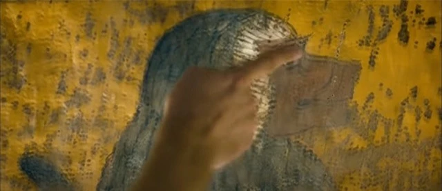 Hình vẽ trên tường lăng mộ thể hiện sự vội vã, với nét vẽ rộng khác biệt so với kỹ thuật tỉ mỉ thường thấy ở các lăng mộ hoàng gia. Dấu vết rõ rệt của sự vội vã xuất hiện trong các vết chải trên tường.