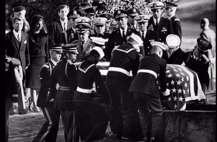 Lễ tang của cố Tổng thống Kennedy tại Nghĩa trang Quốc gia Arlington ngày 25/11/1963. (Nguồn ảnh WP).