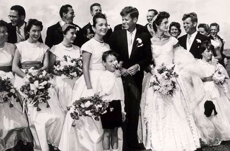 Hai người kết hôn vào tháng 9/1953 dưới sự chứng kiến của hàng trăm khách mời.