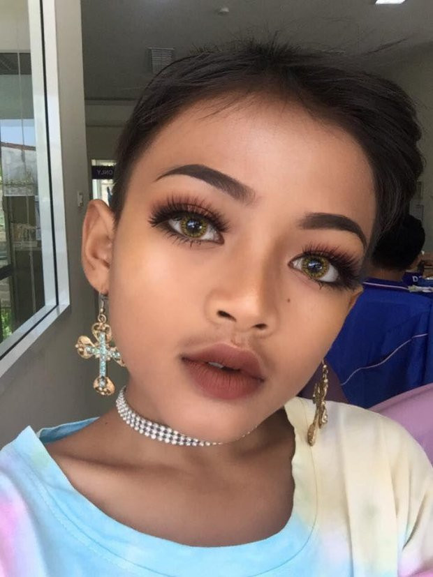 Tiểu mỹ nhân đang khá nổi trên mạng xã hội Thái Lan.