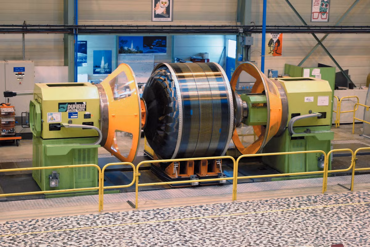 Là đồng minh thân cận, nhưng không giống như Anh đang sử dụng tên lửa hạt nhân Trident II của Mỹ, Pháp lại phát triển tên lửa hạt nhân trang bị cho tàu ngầm của riêng mình. Nguồn ảnh: The American Military Forum