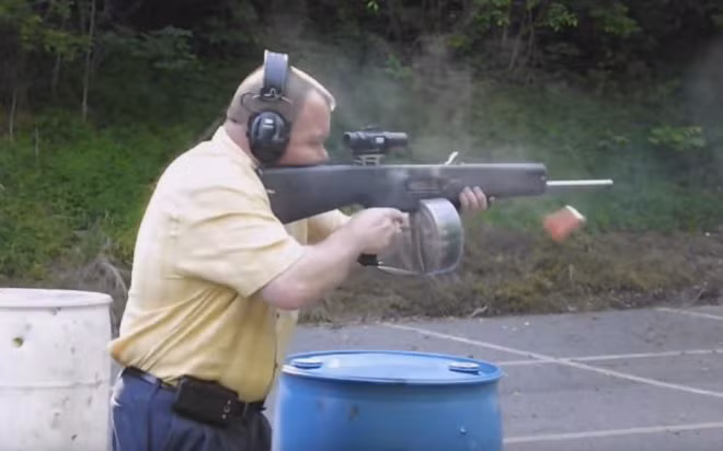 Những mẫu đầu tiên được thiết kế từ những năm 1972, tuy nhiên để có được phiên bản hoàn thiện như hiện tại thì phải tới tận năm 2005. Nguồn ảnh: The Firearm Blog