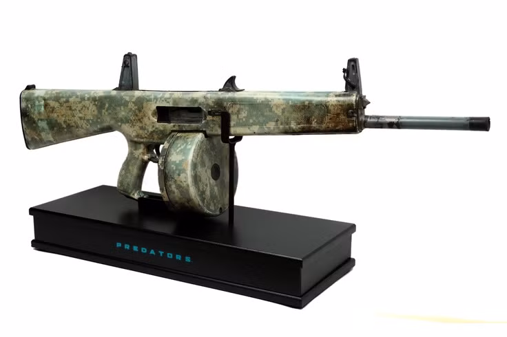 Thiết kế của súng cũng khá gọn nhẹ so với một loại súng có kích cỡ nòng lớn và bắn liên thanh như vậy. Trọng lượng của súng chỉ 5,2kg. Nguồn ảnh: Pinterest