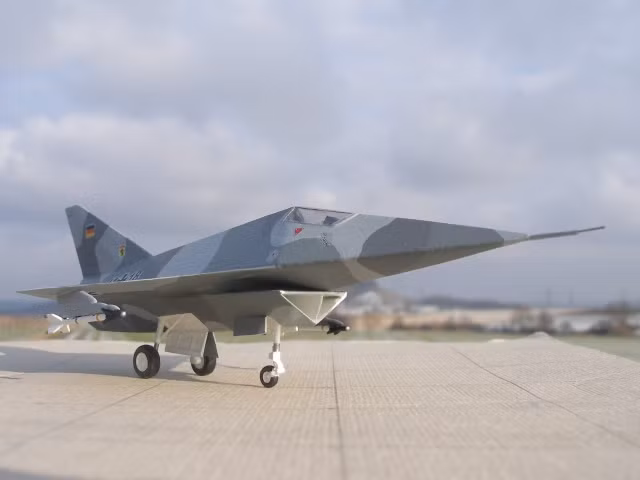 Nhưng với kế hoạch chế tạo máy bay đánh chặn mới hiện nay là khả năng được phát triển trên cơ sở của MiG-31 là khá hợp lý. Nó sẽ nhanh hơn và tiết kiệm hơn. Khả năng trong tương lai, MiG-41 sẽ vượt trội hơn vài lần so với các phiên bản trước. Nguồn ảnh: Livejournal