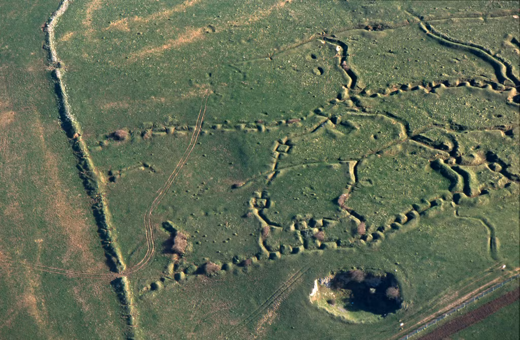 Chiến thuật chiến tranh chiến hào quy mô lớn này chỉ xuất hiện trong đúng cuộc chiến tranh thế giới thứ nhất và vĩnh viễn bị xóa bỏ sau này do chiến thuật này kém hiệu quả và sự phát triển của các loại vũ khí hiện đại sau này. Nguồn ảnh: Coflein.