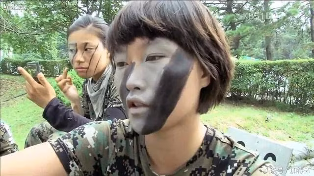 Hàn Quốc không có chế độ nghĩa vụ quân sự bắt buộc đối với nữ, các binh lính nữ phục vụ trong quân đội Hàn Quốc đều là tự nguyện. Nguồn ảnh: Sina.