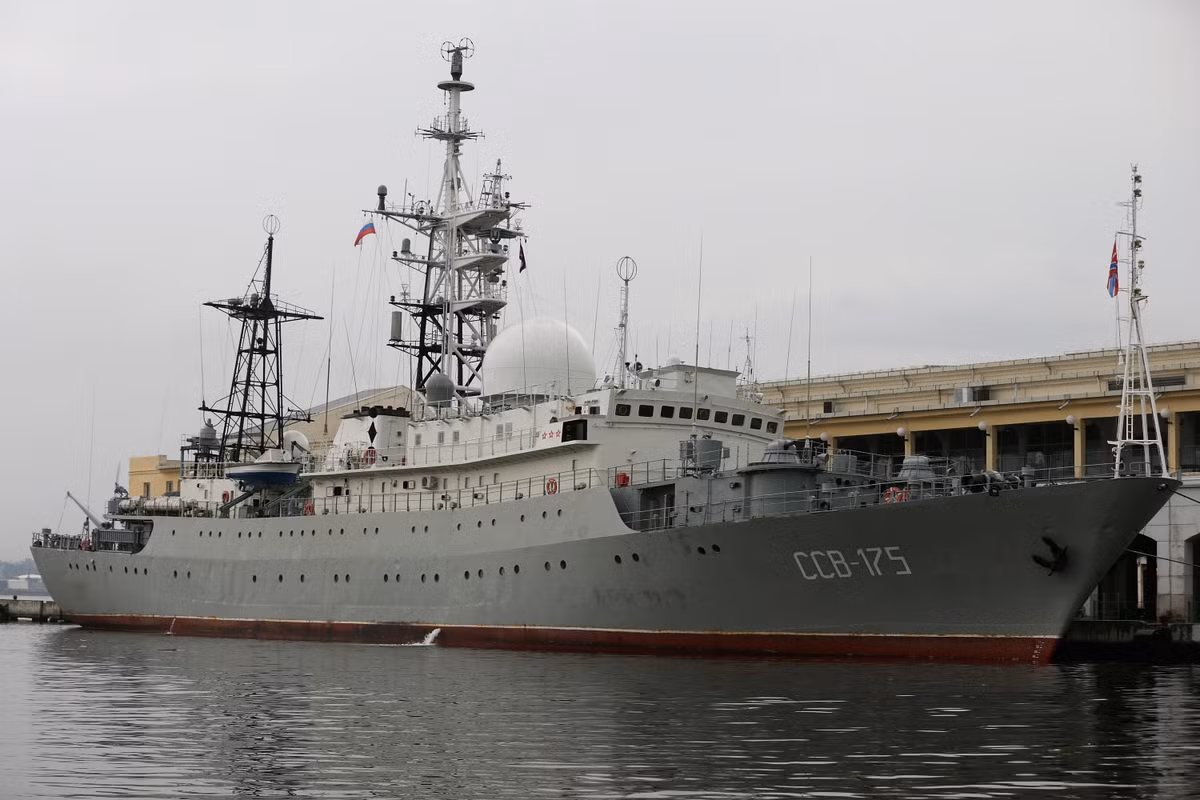 Chuyen la: Mot linh Lien Xo ep 2.000 quan Nhat dau hang