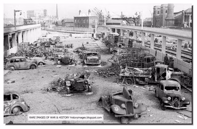 Ga tàu Calais ở Pháp với hàng loạt các loại phương tiện của quân Pháp và Anh bị Đức phá hủy sau những đợt oanh tạc bằng máy bay và pháo kích vào khu vực này. Nguồn ảnh: Historyimg.