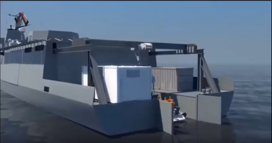 Theo đó các tàu Type 31e được trang bị một khoang đổ bộ ở phía sau đuôi tàu không khác gì những tàu đổ bộ tấn công, đây là điểm cải tiến khá đáng kể so với những lớp tàu hộ vệ trước đây của Anh. Nguồn ảnh: Youtube.