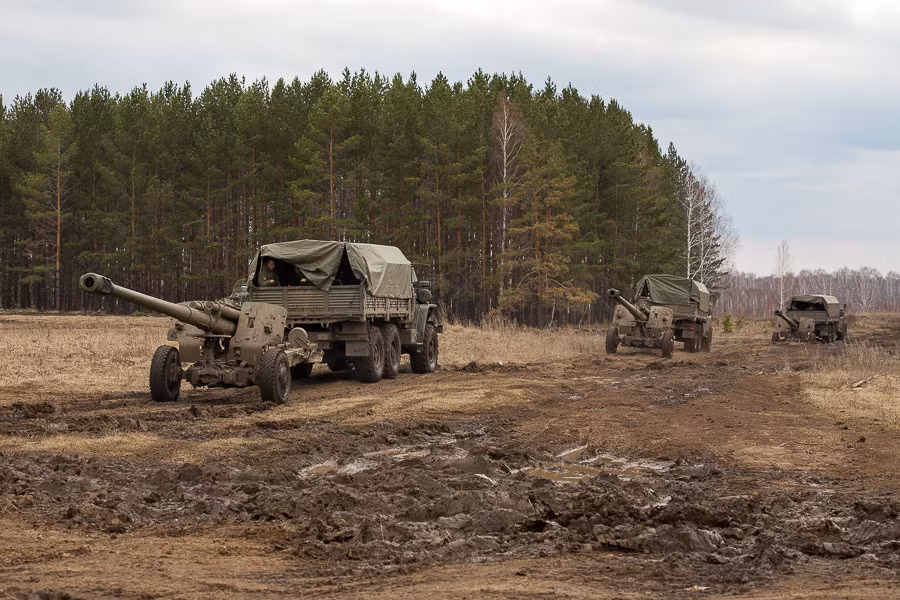 Lựu pháo kéo xe vẫn là vũ khí hiệu quả trong chiến tranh hiện đại. Ảnh: Arms Expo.