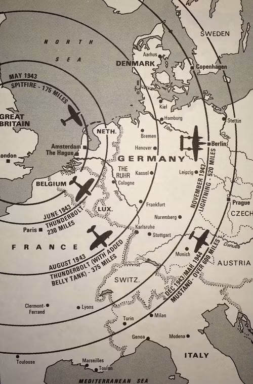 Theo đó quốc gia có khả năng triển khai các chiến đấu cơ của mình đến hầu hết mọi ngõ ngách trên bầu trời châu Âu lại là Anh với lực lượng không quân hoàng gia hùng mạnh của mình. Vậy Không quân Hoàng gia Anh được trang bị những gì để duy trì tầm tác chiến lên đến hơn 960 km trong những năm tháng chiến tranh. Nguồn ảnh: Reddit.