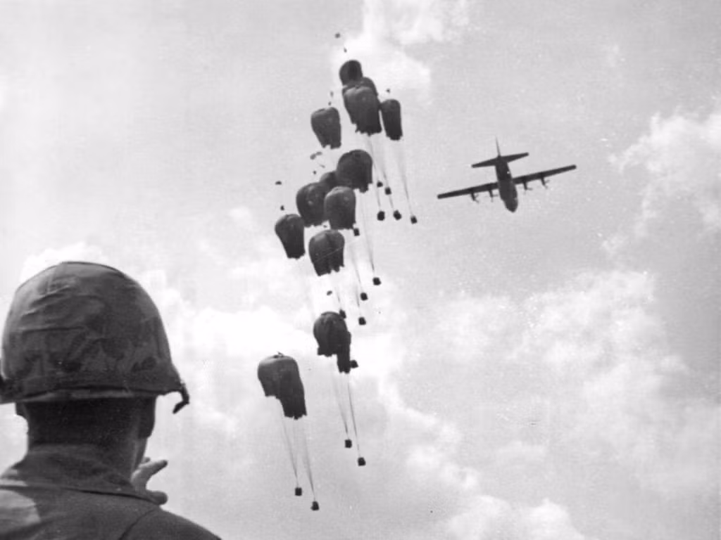 Sai lầm lớn nhất của Mỹ đó là ngay từ khi bắt đầu chiến dịch, họ đã nghĩ sẽ được đánh lớn nên đã chuẩn bị cho một trận chiến theo kiểu chiến tranh quy ước. Tuy nhiên, khi phải đối đầu với một lực lượng thông thạo địa hình, cơ động nhanh và đánh theo kiểu du kích với số lượng nhỏ thì phía Mỹ hoàn toàn không biết phải đối phó thế nào. Nguồn ảnh: Bull.