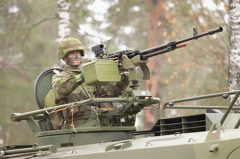 Về cơ bản súng có trọng lượng chỉ 25kg, chiều dài 1.556mm, dây dạn 50 viên nặng 11kg. Nguồn ảnh: MilitaryImages