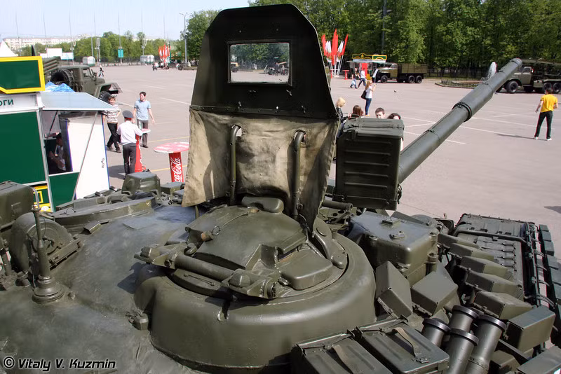 Vị trí xạ thủ điều khiển súng máy 12,7 mm được bổ sung thêm tấm chắn bảo vệ giúp tác chiến hiệu quả hơn. Ảnh: Vitaly V.Kuzmin.