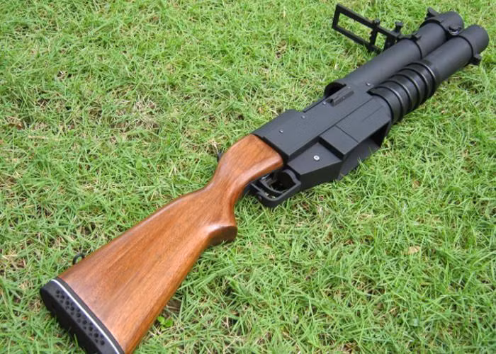 China Lake là loại súng phóng lựu bắn nhiều lần do Trung tâm vũ khí hải quân China Lake thiết kế. Súng được thiết kế vào năm 1967, trang bị vào năm 1968. Điều đáng nói lả chỉ có khoảng 50 khẩu được sản xuất trong suốt giai đoạn từ 1968 - 2009. Nguồn ảnh: Arnies