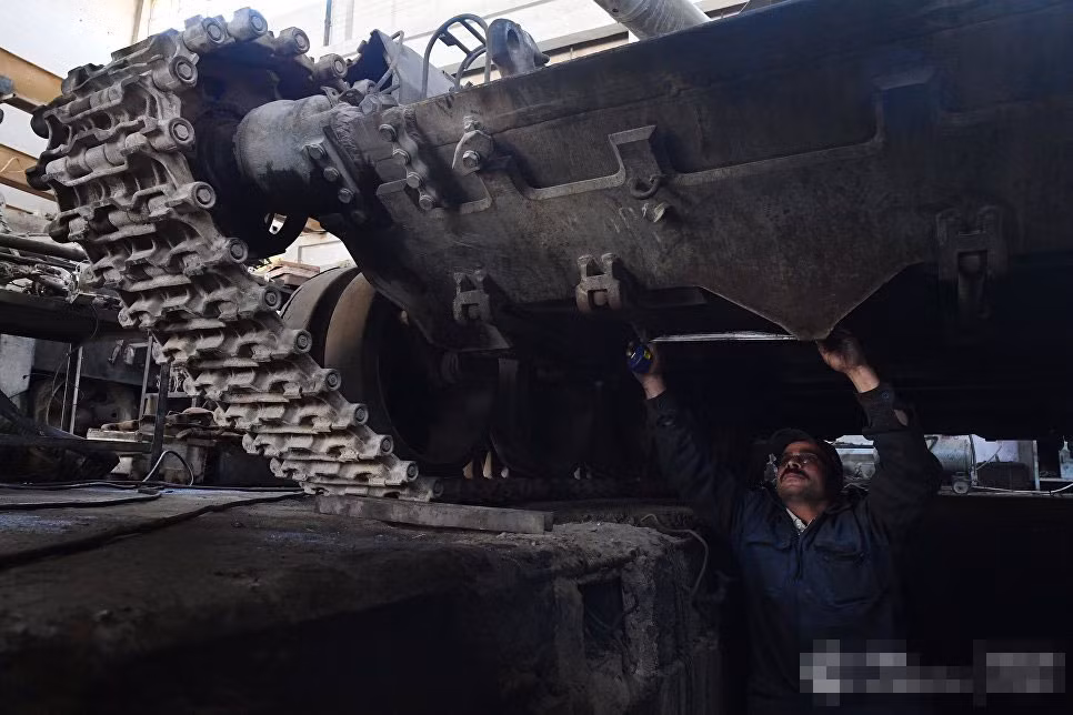 Tất cả các xe tăng bị phá hỏng sẽ được đưa về đây sửa chữa và thậm chí nâng cấp trang bị tiếp tục cho cuộc chiến chống khủng bố dai dẳng.