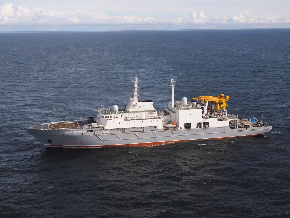 Tau cuu ho tau ngam Viet Nam muon mua "khung" co nao?