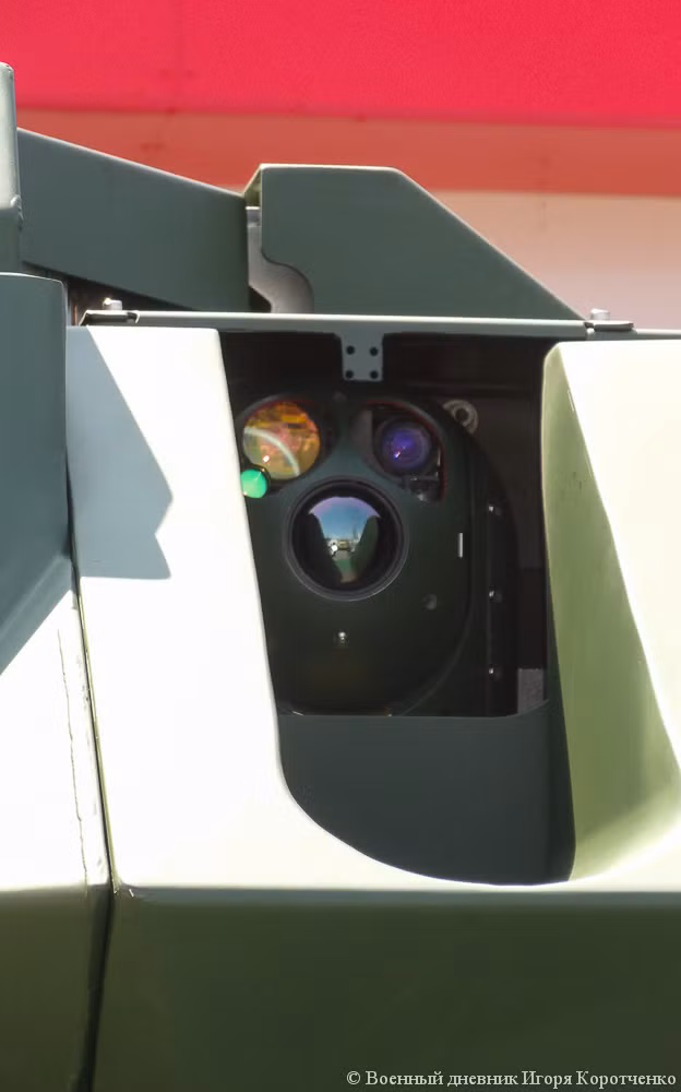 Xe được trang bị nhiều hệ thống cảm biến và camera hiện đại cho phép xe có thể phát hiện và tiêu diệt chính xác mục tiêu. Nguồn ảnh: i-korotchenko