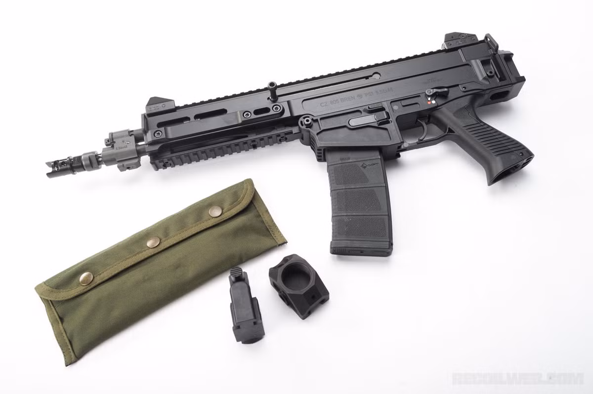 Súng được thiết kế để có thể tháo nắp dễ dàng, điều này giúp người lính khi cần bảo trì hay thay thế nòng cũng diễn ra nhanh chóng. Nguồn ảnh: Recoil Magazine