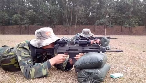 Đội tuyển bắn súng quân dụng Việt Nam cũng được trang bị biến thể CZ 805 A1. Đây là biến thể nòng dài với tằm bắn xa và chính xác. Nguồn ảnh: Youtobe