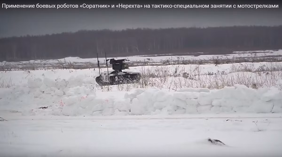 Khung gầm bánh xích đa năng có thể được sử dụng để trinh sát, điều chỉnh hoặc khai hỏa, cũng như vận chuyển, chuyên chở binh sĩ bị thương. Nó được thiết kế để có thể thực hiện 14 nhiệm vụ khác nhau tùy thuộc vào từng loại modul được lắp đặt. Nguồn ảnh: Ministry of Defence