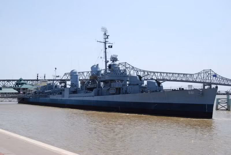 Đây chính là những chiếc khu trục hạm lớp Fletcher, được ra đời từ năm 1939, tổng cộng đã có 175 chiếc khu trục hạm lớp này được nhập biên Hải quân Mỹ chỉ trong vài năm ngắn ngủi của chiến tranh thế giới thứ hai. Nguồn ảnh: Subsim.