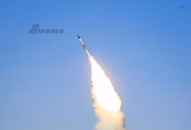 Chi tiết về đạn tên lửa trang bị cho tổ hợp S-300PMU2 của Iran không được tiết lộ, nhưng việc Nga chuyển giao phiên bản hiện đại nhất của S-300 không loại trừ đạn 48N6E2 cũng được chuyển giao. Ảnh: DEFA Press