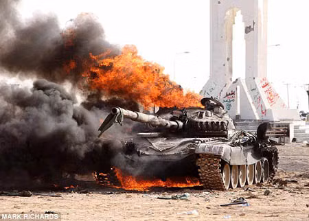 Do súng sử dụng loại đạn HEAT có khả năng xuyên giáp, nên chúng cực kỳ nguy hiểm đối với xe tăng. Nếu không được trang bị hệ thống phòng vệ chủ động, với các loại giáp phản ứng nổ, xe tăng sẽ dễ dàng bị phá hủy bởi đạn bắn ra từ súng chống tăng SPG-9. Nguồn ảnh: Mark Richards