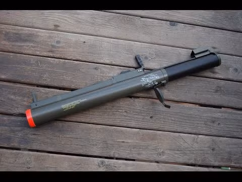 Với yêu cầu phải nhẹ, nhiều vật liệu nhẹ được đưa vào chế tạo, nhưng rắc rối rằng một số vật liệu này lại dễ bị ảnh hưởng bởi độ ẩm và nước khiến súng trở nên vô dụng. Với quá nhiều yêu cầu trong khi nền công nghệ khi đó chưa theo kịp, cộng với việc thay đổi nhân sự trong chương trình phát triển FGR-17 Viper đã dẫn đến thất bại của loại vũ khí này. Nguồn ảnh: virtantiq