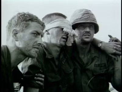 Di tản thương binh. Nguồn ảnh: Promote.