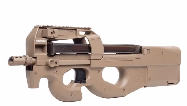 Khi nói đến các dòng súng tiểu liên hiện đại được ưa thích nhất thế giới, cái tên P90 được nhắc đến trong tốp đầu. Thiết kế hiện đại, nhỏ gọn, hoạt động bền bỉ, lượng đạn lớn, đặc biệt là khả năng xuyên giáp cực tốt do được trang bi loại đạn đặc biệt, súng tiểu liên FN-P90 là niềm tự hào của nền công nghiệp quốc phòng Bỉ. Nguồn ảnh: Bunker