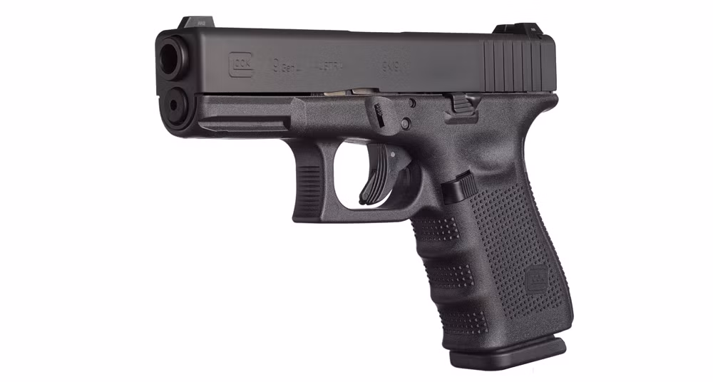 Mẫu thứ hai hãng Glock Inc., mang tới là mẫu GLock 19, tuy nhiên cả hai mẫu súng này đều thấy bại trước P320. Nguồn ảnh: Range365