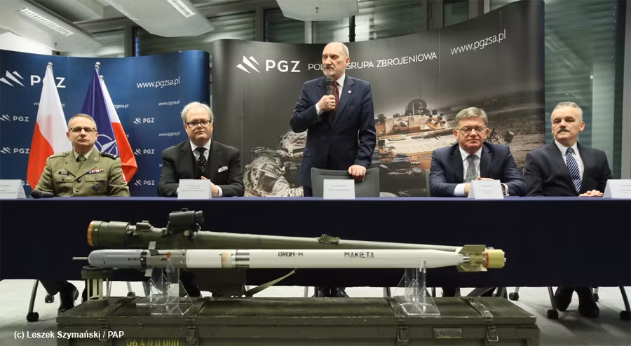 Việc thực hiện hợp đồng sẽ có sự tham gia từ nhà sản xuất các hệ thống pháo ZM Tarnow S.A., cảm biến quang điện tử PCO S.A. radar và T-Radwar S.A. Giá trị hợp đồng sẽ lên đến gần 750 triệu zlotys (180 triệu USD). Nguồn ảnh: nevskii-bastion