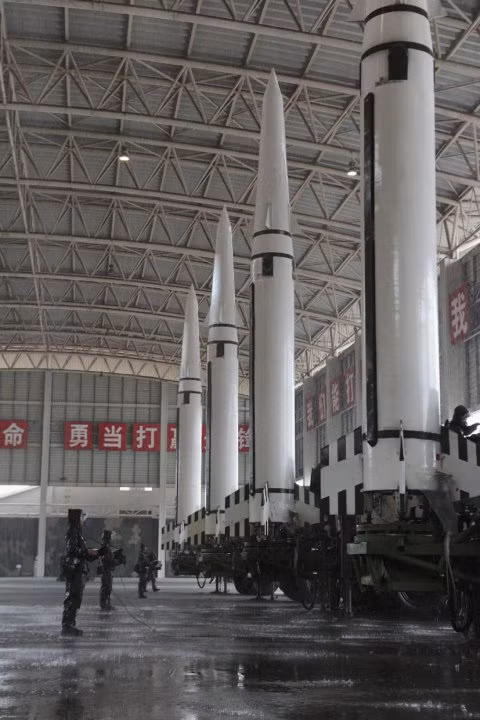 Trung Quoc tap tran voi ten lua dan dao DF-15B va DF-16