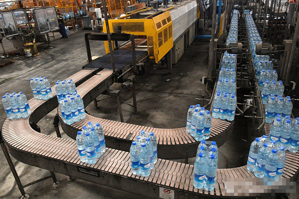 Hình ảnh tại nhà máy sản xuất nước khoáng Figeh.