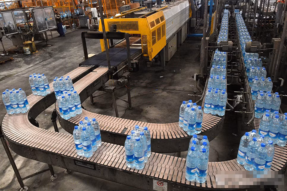 Hình ảnh tại nhà máy sản xuất nước khoáng Figeh.