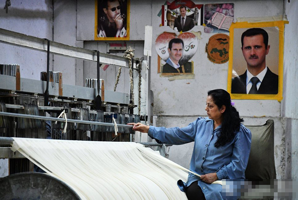 Nhà máy dệt may ở ngoại ô phía nam Damascus.